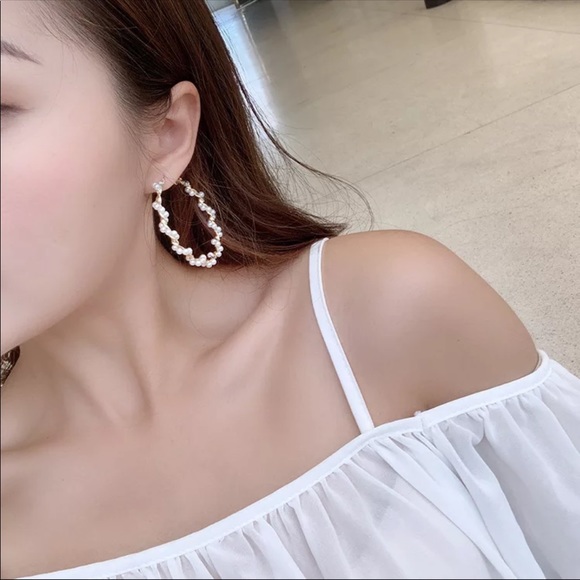 Faux Pearl Hoop Earrings - Picture 4 of 4